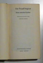 Der Prozess beginnt