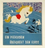 Ein Pferdchen &uuml;berquert den Fluss